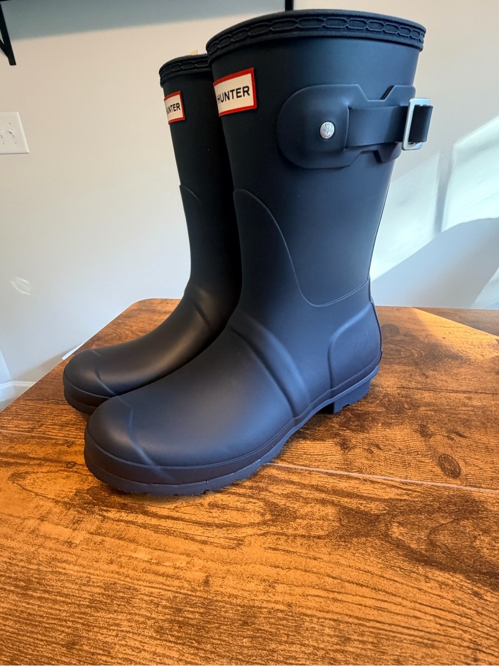 Hunter Women’s Navy Rain Boots - Classic Matte Finish 7W